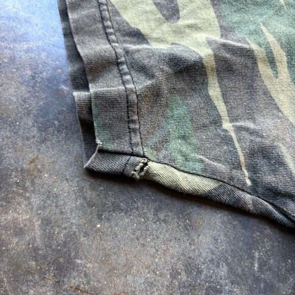 Rare Vintage Disturbed Camo band t-shirt - Picture 8 of 8